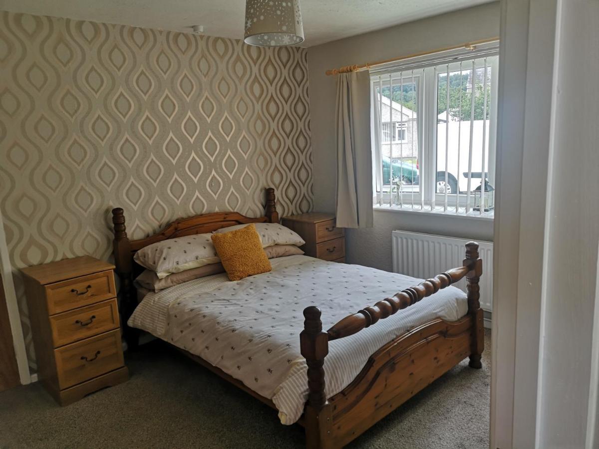 En-Suite Bedroom In A Quiet Bungalow Porthmadog Kültér fotó